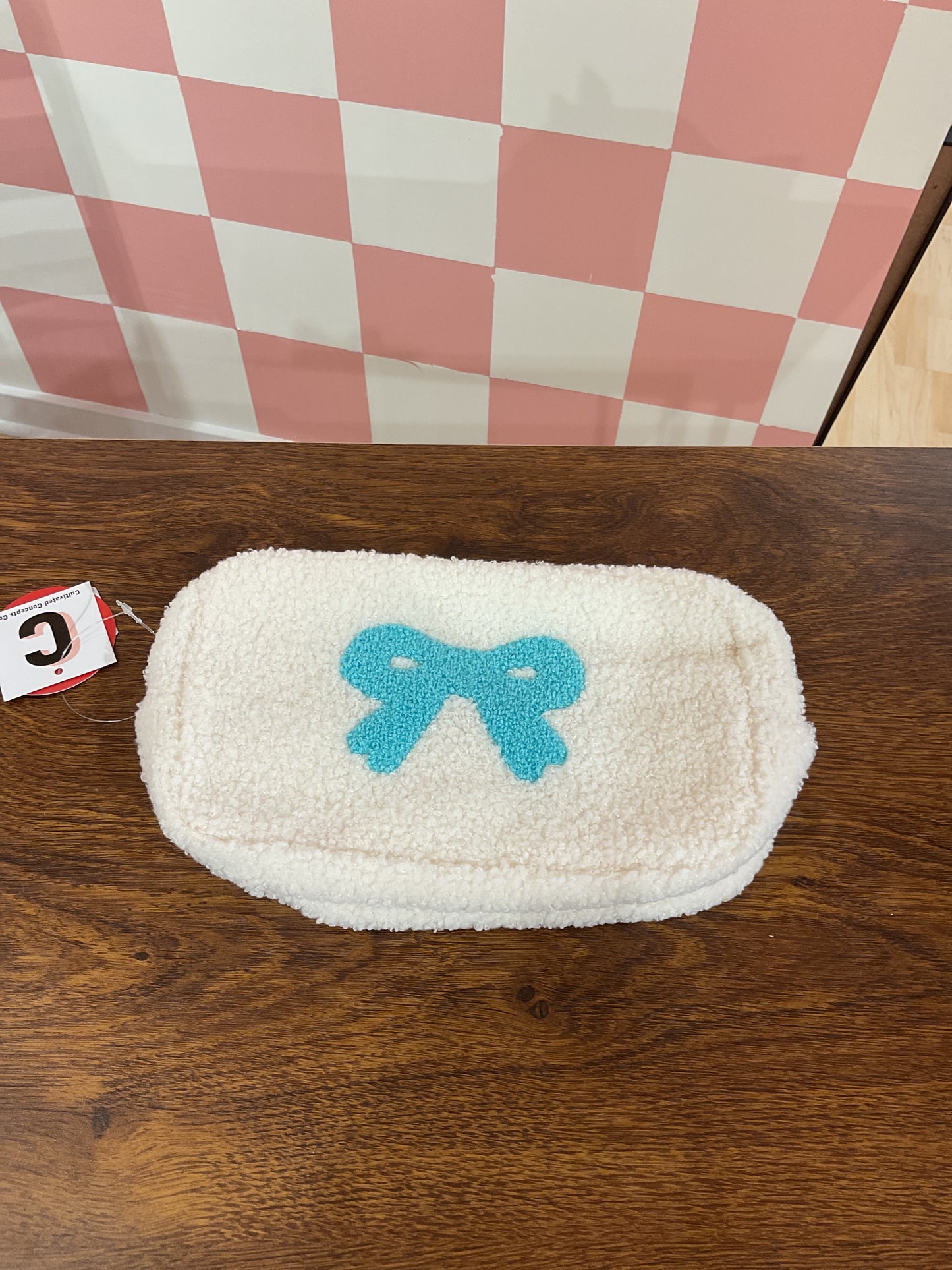 POUCH WHITE W/ BLUE BOWKNOT 9"