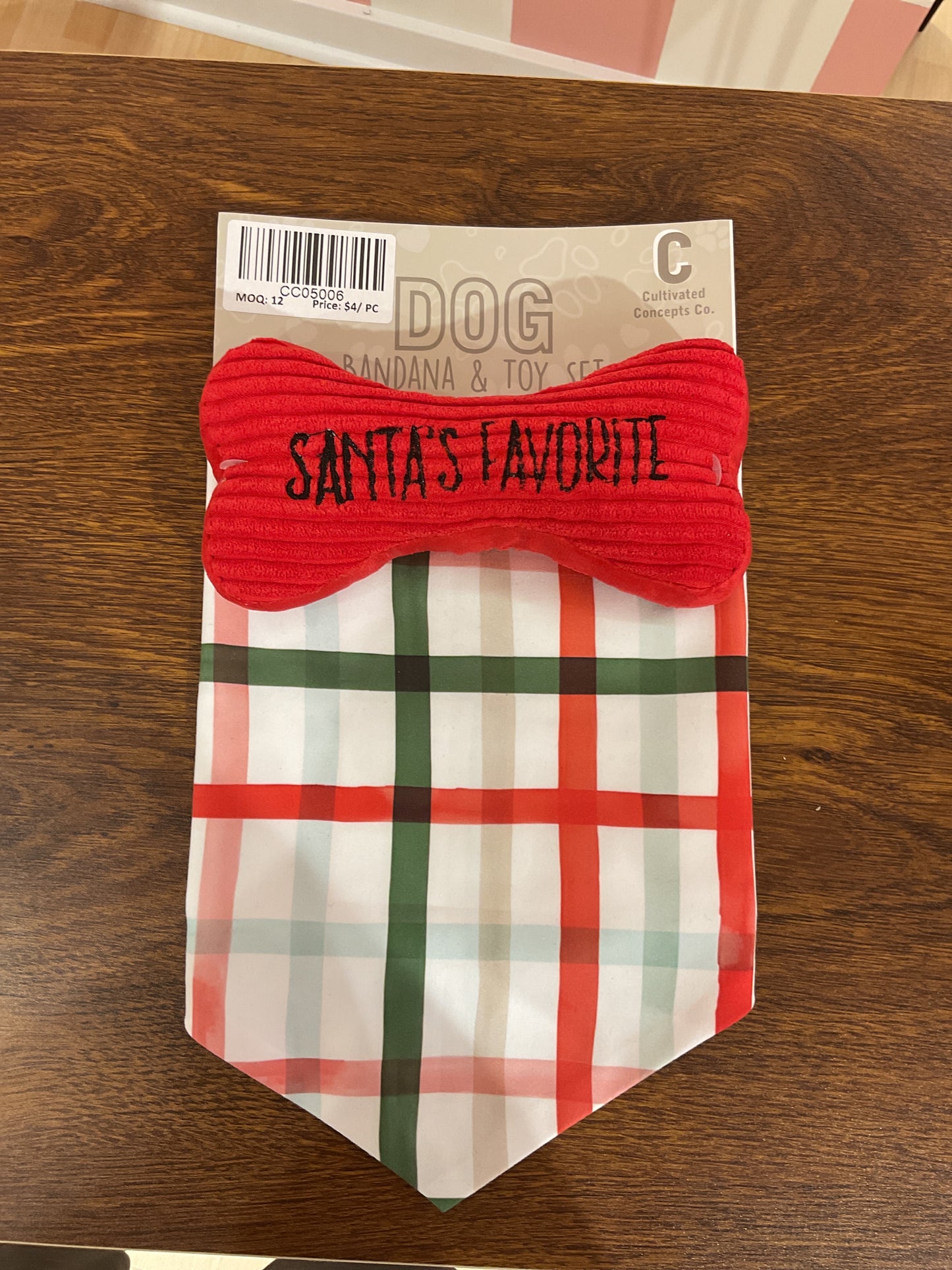 DOG BANDANA +TOY SET/ SANTAS FAVORITE/30"