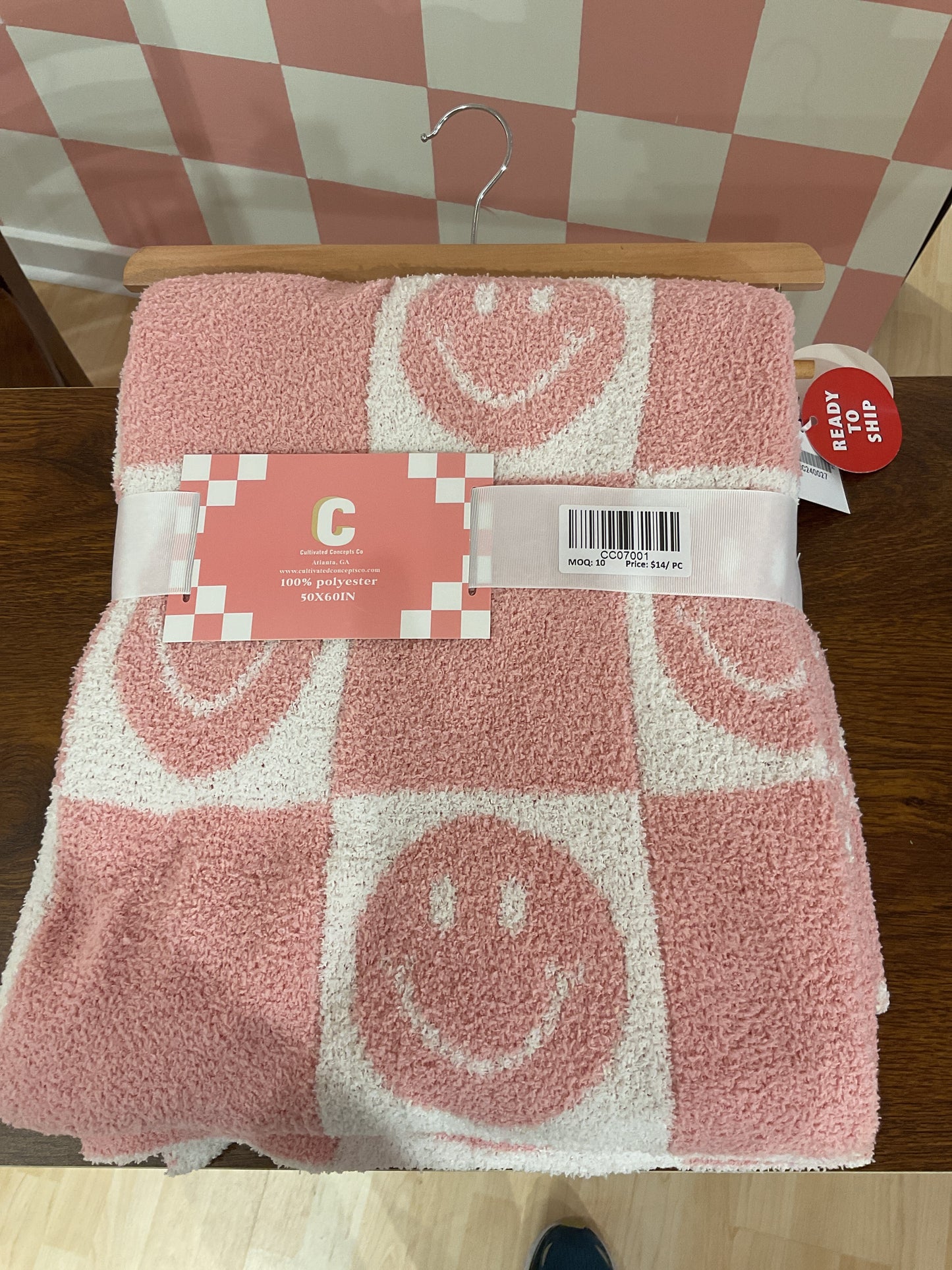 BLANKET PINK SMILEY 60"
