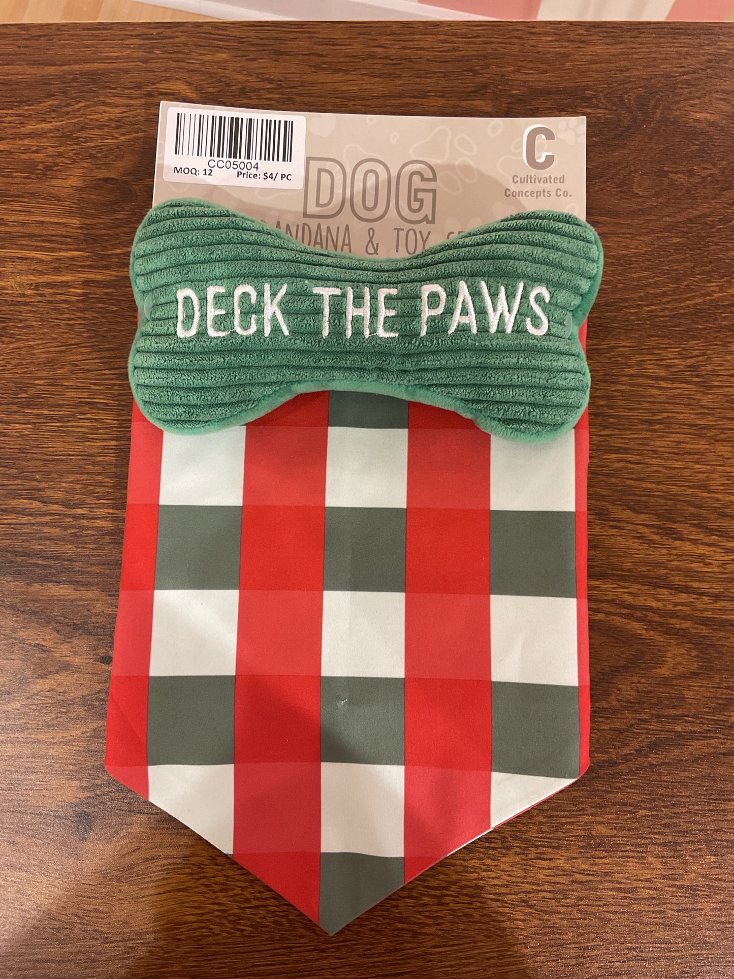DOG BANDANA +TOY SET/ DECK THE PAWS/30"